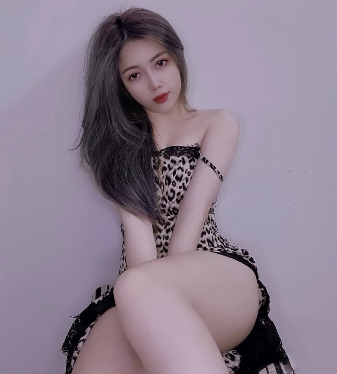 lulu_0314's tweet photo. 不知道為什麼好多調皮的學生👨‍🎓
就喜歡把我的內衣👙像這樣想脫掉還都不讓我拖.....
還是這樣看起來特別舒服😌😍
雖然這樣真的要讓我更濕😳😈
還有雖然我不討厭煙味但是有害健康🚬各位還是吸我吧💋😌
因為我也會幫你吸😳
還會幫你用的乾乾淨淨呦寶寶們😁
#性 #約 #色 #轉推 #師生戀 #老師 #性教育 #內衣 https://t.co/FsnJLXTcTL