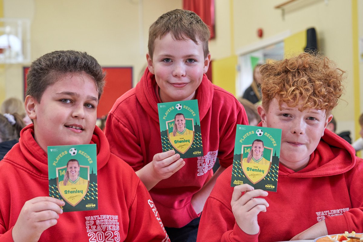 To finish #ActiveCanaries #HealthMonth on a high, @NorwichCityWFC player Kathryn Stanley surprised children during lunch service at Watlington Primary School in King's Lynn! #SchoolMeals 
@LACA_UK @PSCMagazine @TheLynnNews @EDP24 
Read more about it here:
norsegroup.co.uk/news/active-ca…