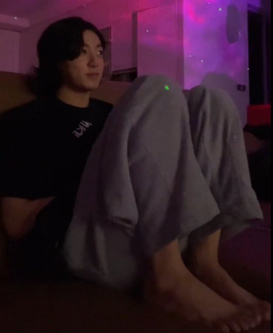 koo feets (@koofeets) on Twitter photo 