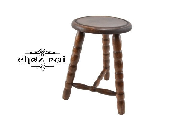 Chezrai1's tweet photo. Excited to share the latest addition to my #etsy shop: Vintage French 16" Wooden Braced Round Stool Plant Stand Farmhouse Tabouret Room Display Cottage Barn Wood Small Table Mancave / Chez Rai https://t.co/I2JWh2OqAB #brown #astool #stool #woodstool #awoodstool #milkin https://t.co/AK12ePmTJz