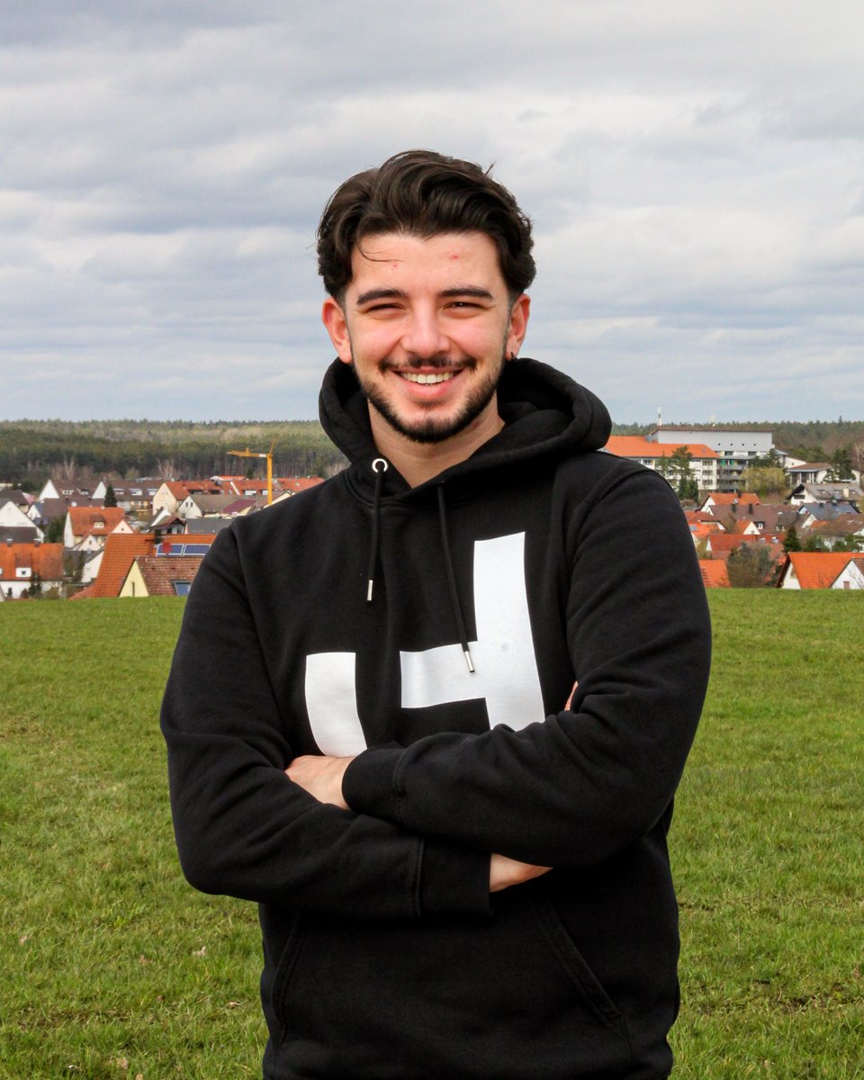 Der #PeopleFriday ist da! Das sind unsere New Joiner!🥳

💡 Bühne frei für Lukas Turan, Praktikant im Bereich Technical Sales. Und Hünkar Sönmez, Werkstudent, auch im Bereich Technical Sales.

👉Hier zur Karriereseite: 

hubs.la/Q01JDSSw0

#career #laserhub #newjoiner