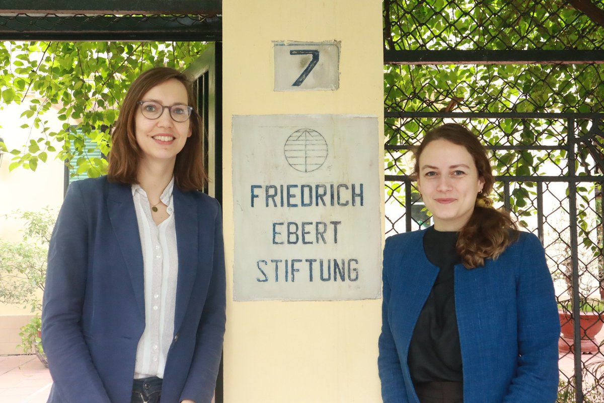 #FESVietnam 🇻🇳 bid farewell to colleague Julia Behrens(R) and warmly embrace the incoming Regional Climate and Energy Project in Asia's Director Franziska Schmidtke(L)💙More exciting #ClimateAndEnergy projects are coming from #Asia, obviously.