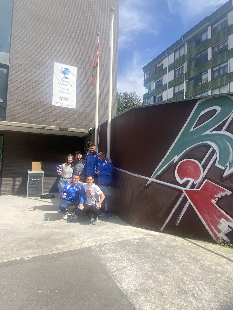 Egun on pilotazaleok ⚾

Aste honetan Mungiako 1. Pilota topaketa proiektuan barne egon diren eskoletan izan gara 📍

Danak Batetik eskerrak emon gure dotzueguz geugaz elkarlanean aritu izan zarien irakasle danari 🫂

<a href="/MungiaUdala/">Mungia Udala</a>
<a href="/LarramendiIkast/">Larramendi Ikastola</a>
<a href="/BentadesIkaste1/">Bentades Ikastetxea</a>
#legardaeskola