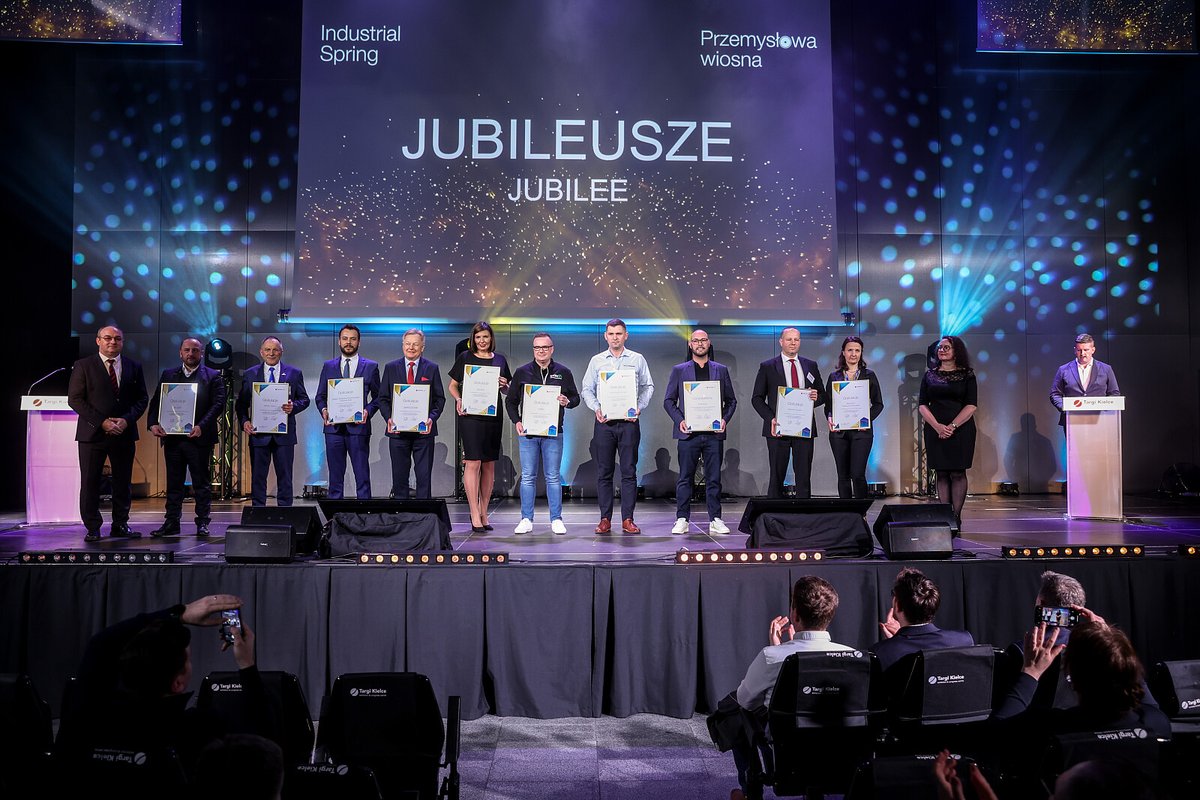 Gpainnova's tweet photo. We had a very special time yesterday at #STOMTOOL, in #Kielce (#Poland). #GPAINNOVA, together with other companies, received a recognition for its 10 years.
Today is the last day of this trade fair! Pass by booth G71 and learn more about #DLyte!
👉 https://t.co/SqAzomKpis https://t.co/7kK3MrF0Fq