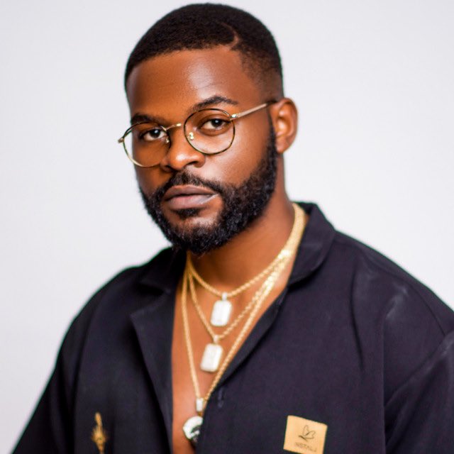Vortex_Daniels's tweet image. This guy is a true definition of a 'CELEBRITY', others are 'CELEBINTEREST'

Obidients let's celebrate this Hero call FALZ.
