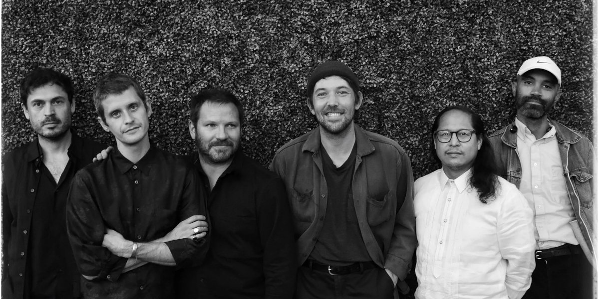 Retweet untuk The Flaming Lips.
Like/fav untuk Fleet Foxes.