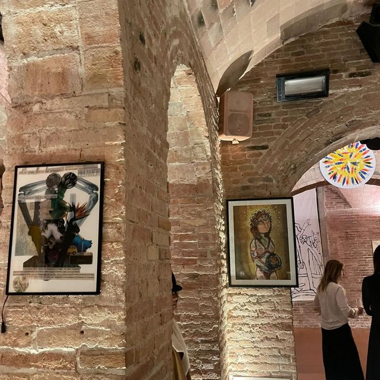 ConsulMexBCN's tweet image. 🎨 La innovadora #PopUpGallery "Barter", cuya directora es la 🇲🇽 Fabiola Navarro, celebró una exposición de arte y cultura enogastronómica en #Barcelona con destacados #artistasmexicanos como Janice Velasco, Eduardo Murúa y Andrés Navarro. 

¡Felicidades por su gran trabajo!