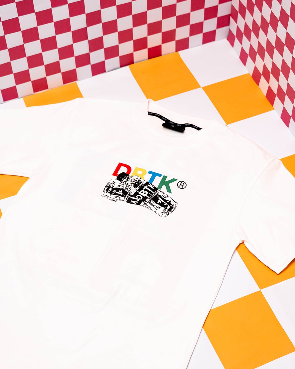 dbtkco's tweet photo. FREE WATER TEE
The DBTK water bottles are definitely NOT FOR SALE, but this tee, on the other hand, is AVAILABLE FOR PURCHASE 👀😛

Available on April 1 at https://t.co/aakA1341eN (12am), and 12nn at DBTK Flagship and Satellite stores 😛

#DBTK
#DBTKQuickstrike https://t.co/JXf7y1RPNe