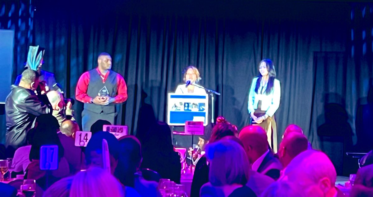 SuperBaston's tweet photo. Last night we celebrated the 30th Anniversary of Teen Empowerment!Change begins with YOUTH!!! @TeenEmpowerment β€οΈπ₯π₯π₯ #TE #ouryouth #ourfuture #ournow #celebration #inspiration https://t.co/OAR9tiHyt2