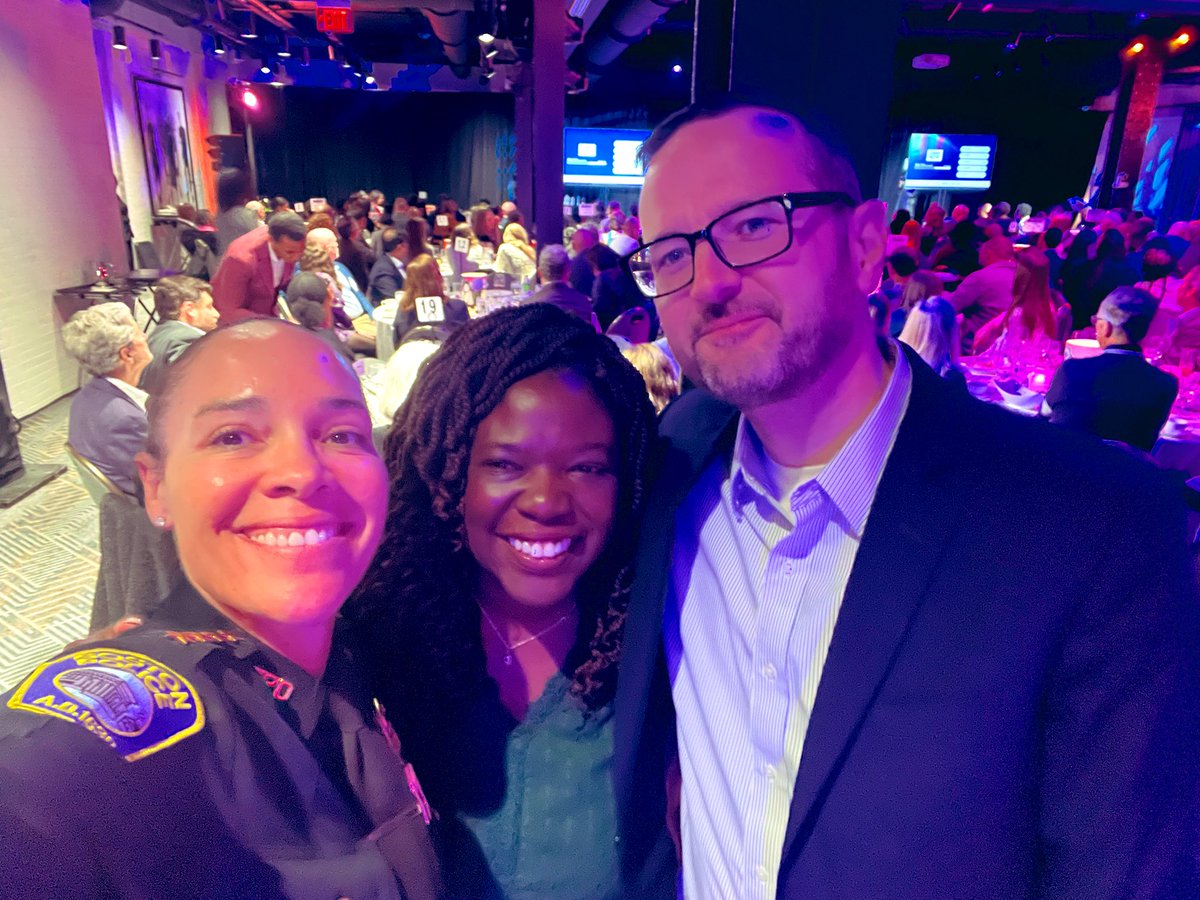SuperBaston's tweet photo. Last night we celebrated the 30th Anniversary of Teen Empowerment!Change begins with YOUTH!!! @TeenEmpowerment β€οΈπ₯π₯π₯ #TE #ouryouth #ourfuture #ournow #celebration #inspiration https://t.co/OAR9tiHyt2