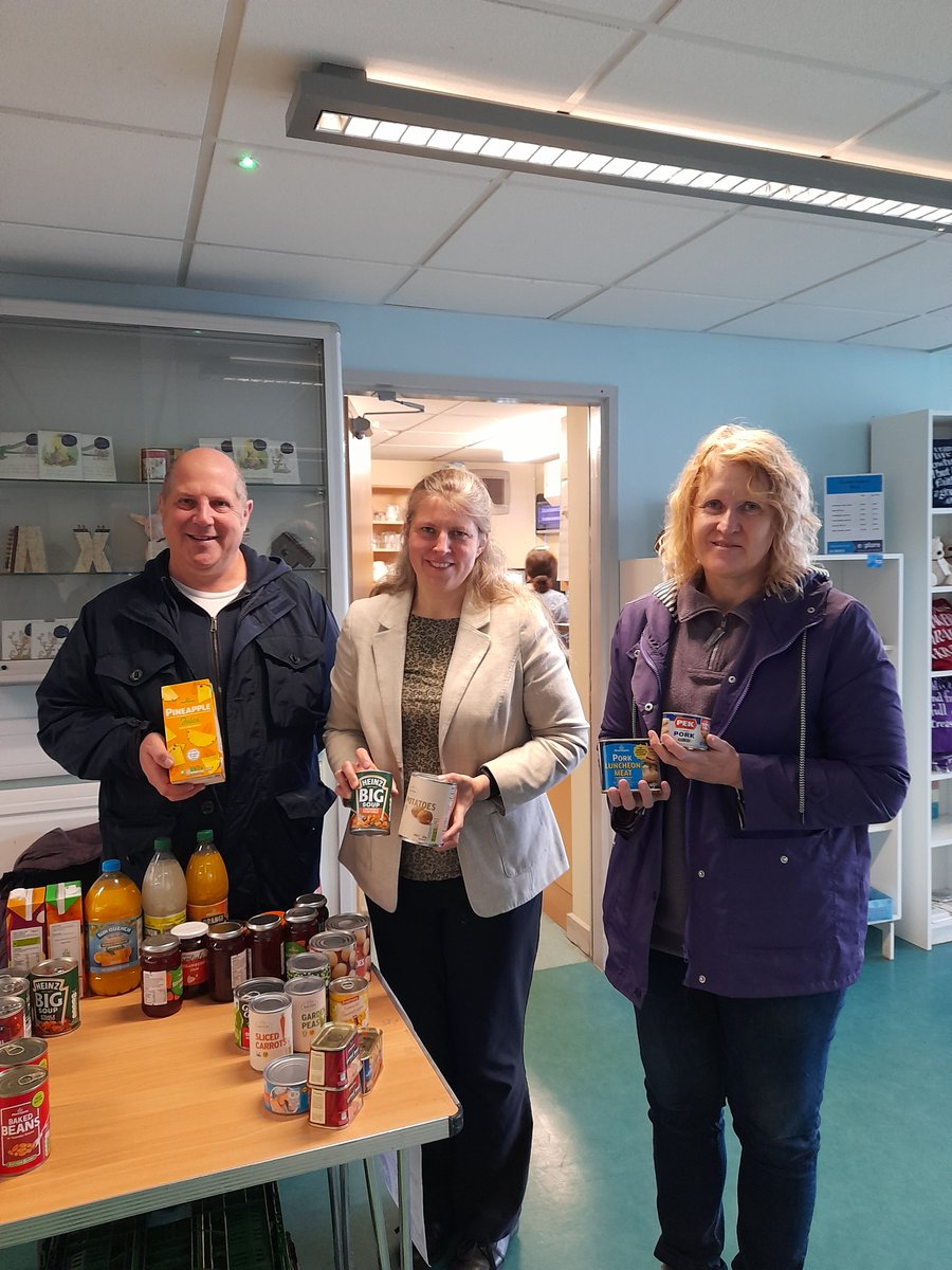 iamreusable's tweet photo. We are currently down at Acomb Explore today till 3pm & tomorrow 10 till 2.30. Thanks to @RachaelMaskell for highlighting the issue & setting the food drive up.
#YorkTogether #yorkfooddrive @iamreusable @BBCYork @bigissuenorth @NorthYorksNews https://t.co/hz9byJwsSF