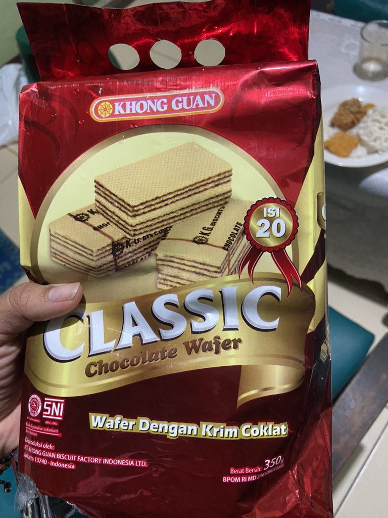 Terharuuuuu gausah berebutan lagi wafer di kaleng, ada kemasan full
