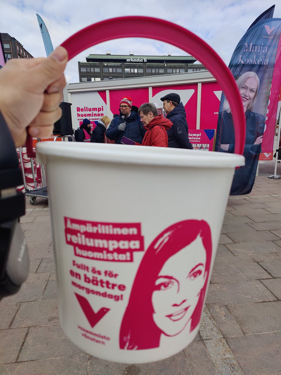 jaranta69's tweet photo. Vaalien kuumin tuote on minulla!!
#vaalit2023 #vasemmisto https://t.co/7HiSSRo9BF