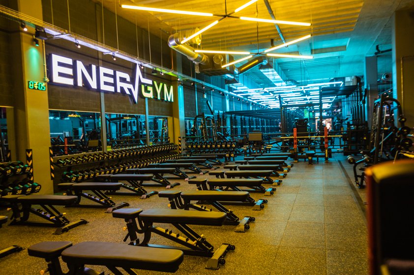 MrResistor2's tweet photo. The latest project from our Lighting Design team @Energym London. This is the second gym for Energym and was such a fun project to work on. The brief uses colour to zone different areas. 
#lighting #lightingdesign #interior #interiordesign #gym #commerciallighting #colourlighting https://t.co/Gn5R0Nruan