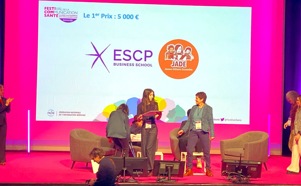 lafnim's tweet photo. 🚀Bourse #FNIM de l'#Information #Santé 🥇
✔️Le 1er Prix de la Bourse FNIM (5000 €) est remis au projet porté par
@JeunesAidants / Master spécialisé Management Pharma et Biotech @ESCP_bs
 
#association #Patient #ecole #comsante #hcsmeufr https://t.co/7T1Hwe9eui