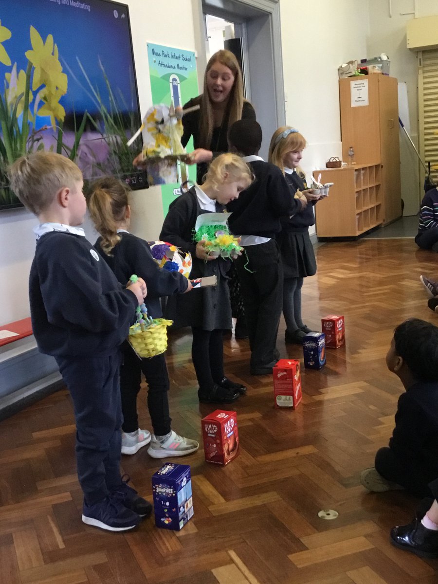 MossParkPrimary's tweet photo. A wonderful assembly to appreciate all our unique and creative children and some beautiful singing 🎶 https://t.co/ArRMjob7HT