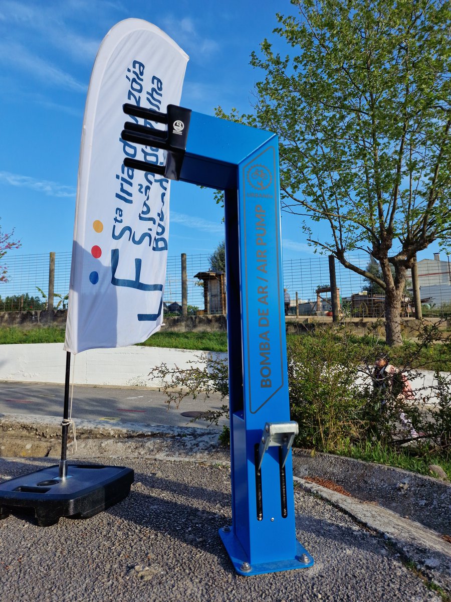 BiciwayMobility's tweet photo. Ontem foi inaugurada a zona de estacionamento e reparação de bicicletas na Escola E.B. 2-3 Da Bobadela
Oficina Urbanfix Compact e estacionamentos Biciparking vão agora servir os alunos e promover a mobilidade em bicicleta
#mobilidade
#urbanfix
#bicicleta
#bobadela
#jfbobadela https://t.co/ePRC4vzPws