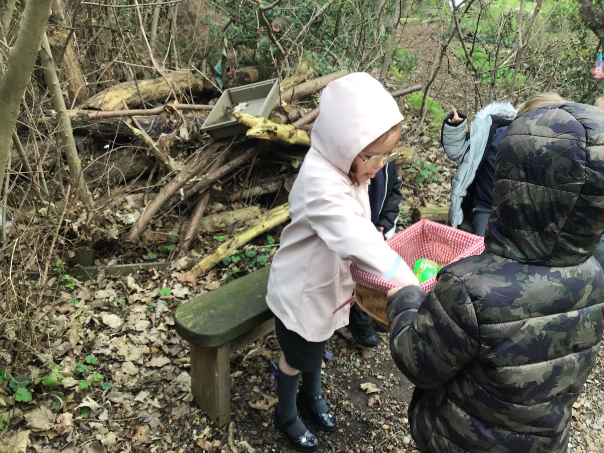 easterside_a's tweet photo. Today we found tricky words on our Easter egg hunt! It was so eggciting!!! π£π° #EastersideReading #EastersideEarlyYears https://t.co/tRaPceCdqE
