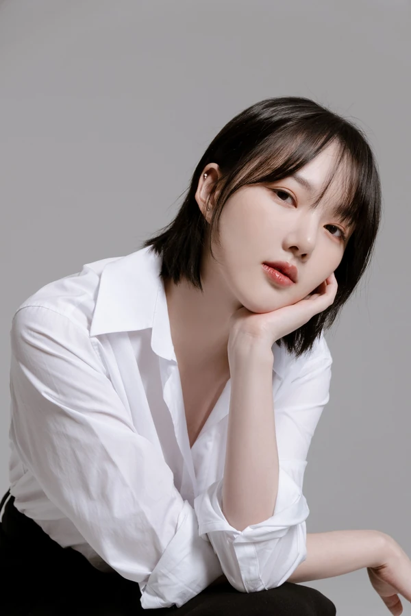 tang__kira's tweet photo. GFRIEND Yerin resmi mengakhiri kontraknya dengan agensi Sublime

Hari ini (31/03) kontrak eksklusif Yerin di Sublime sudah berakhir dan tidak diperpanjang atas kesepakatan kedua belah pihak

Yerin bergabung dengan Sublime tahun 2021
https://t.co/OgXOrf0hQy https://t.co/ShvUNxbyBq