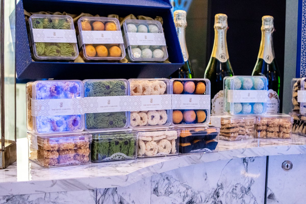 Ramadan Kareem. Adding majestic blue-vibes to our installation as you can walk through the tunnel &amp; shop Ramadan Hampers from Ritz-Carlton Pacific Place Jakarta &amp; TWG Tea

Also get some inspiration for Ramadan &amp; Eid al-Fitr style from the outfit display inside by <a href="/LafayetteJKT/">Galeries Lafayette</a>