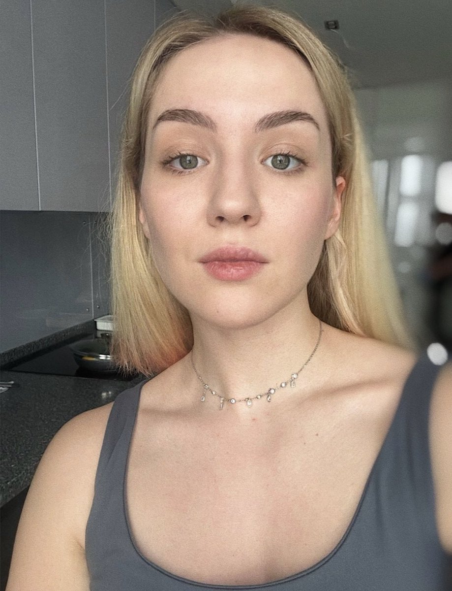 bardulya's tweet photo. 2018 / 2023 

Я вижу два разных лица… https://t.co/FGeI2evl8v