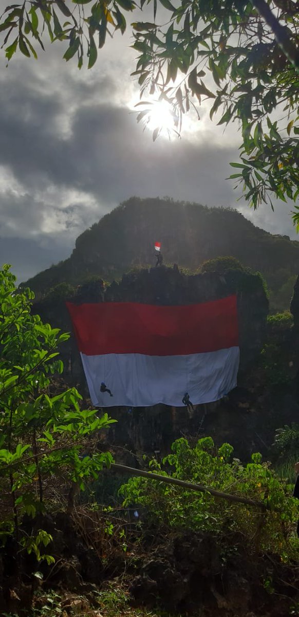 #B3K

Wah CampusBrainers, banyak banget ternyata kegiatan yang dilakuin kakak kakak <a href="/hw_ums/">Hizbul Wathan UMS</a> Banyak juga prestasi yang udah mereka raih bersama sama.  Dengerin terus sampai jam 5 nanti buat kepoin lebih tentang <a href="/hw_ums/">Hizbul Wathan UMS</a> 

#TASBIH