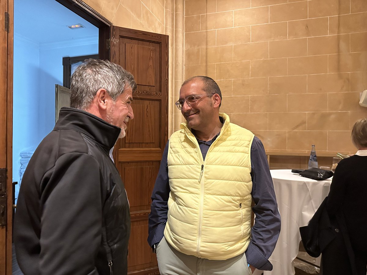 PedroMasBergas's tweet photo. Trobada amb el comerç d´Inca, ells són gran part del motor econòmic de la nostra ciutat i sens dubte tenim clar que hem de recuperar ser el referent comercial de la Comarca del Raiguer.

Feim feina per #RecuperarInca https://t.co/LkHUuJGmHh