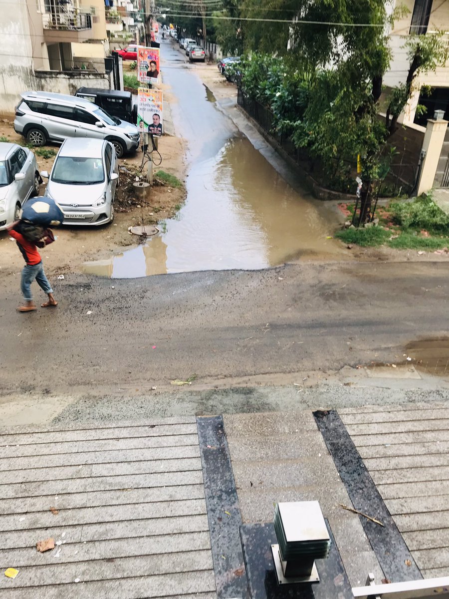 help4mankind's tweet photo. @OfficialGMDA sir, their is water clogged outside ploton-1754 sector-46 Gurgaon since 1 week as their is No exit route or drain. Lots of mosquitoes are breeding and can spread dengue &amp; malaria. Please make some exit drain to stop mosquitoes breeding. https://t.co/0bIPixsqYG