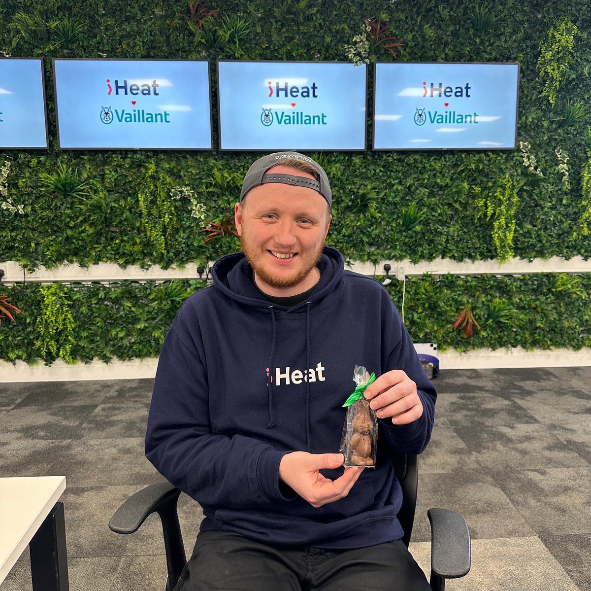 iHeatUK's tweet photo. Thank you @vaillantuk for the Easter treats! 🐰🍩

Nice way to end the week 😋

#Vaillant #VaillantBoilers #Easter #EasterTreats https://t.co/z2nNgmjQWD