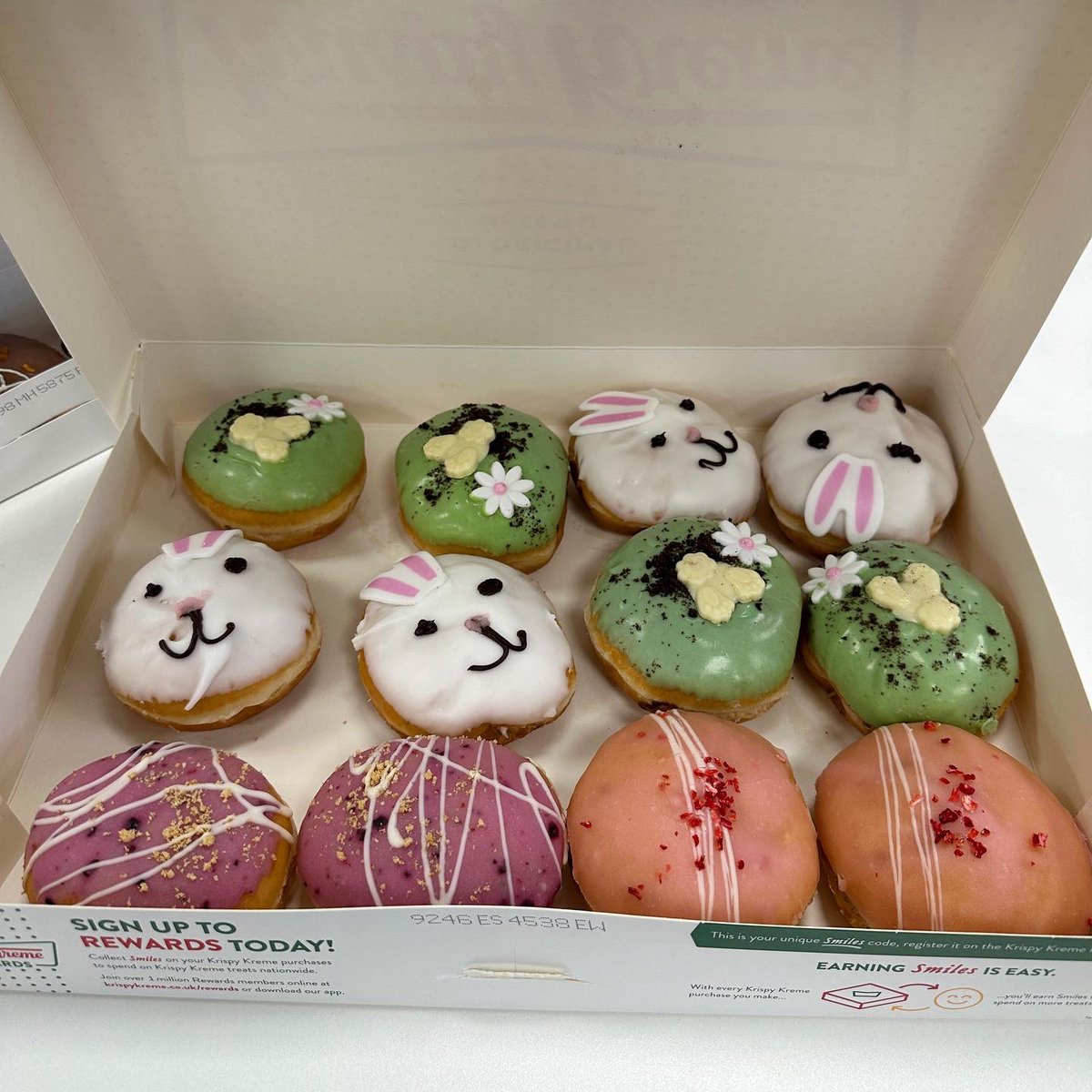 Thank you <a href="/vaillantuk/">Vaillant UK</a> for the Easter treats! 🐰🍩

Nice way to end the week 😋

#Vaillant #VaillantBoilers #Easter #EasterTreats