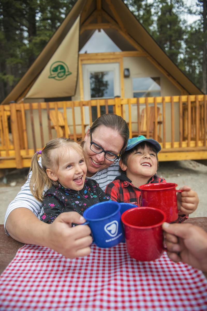 Cheers to camping ! 
Today you can book your camping adventures for #GrosMorneNP and #TerraNovaNP! Make your reservations here parks.canada.ca/voyage-travel/… and get your sleeping bags ready!