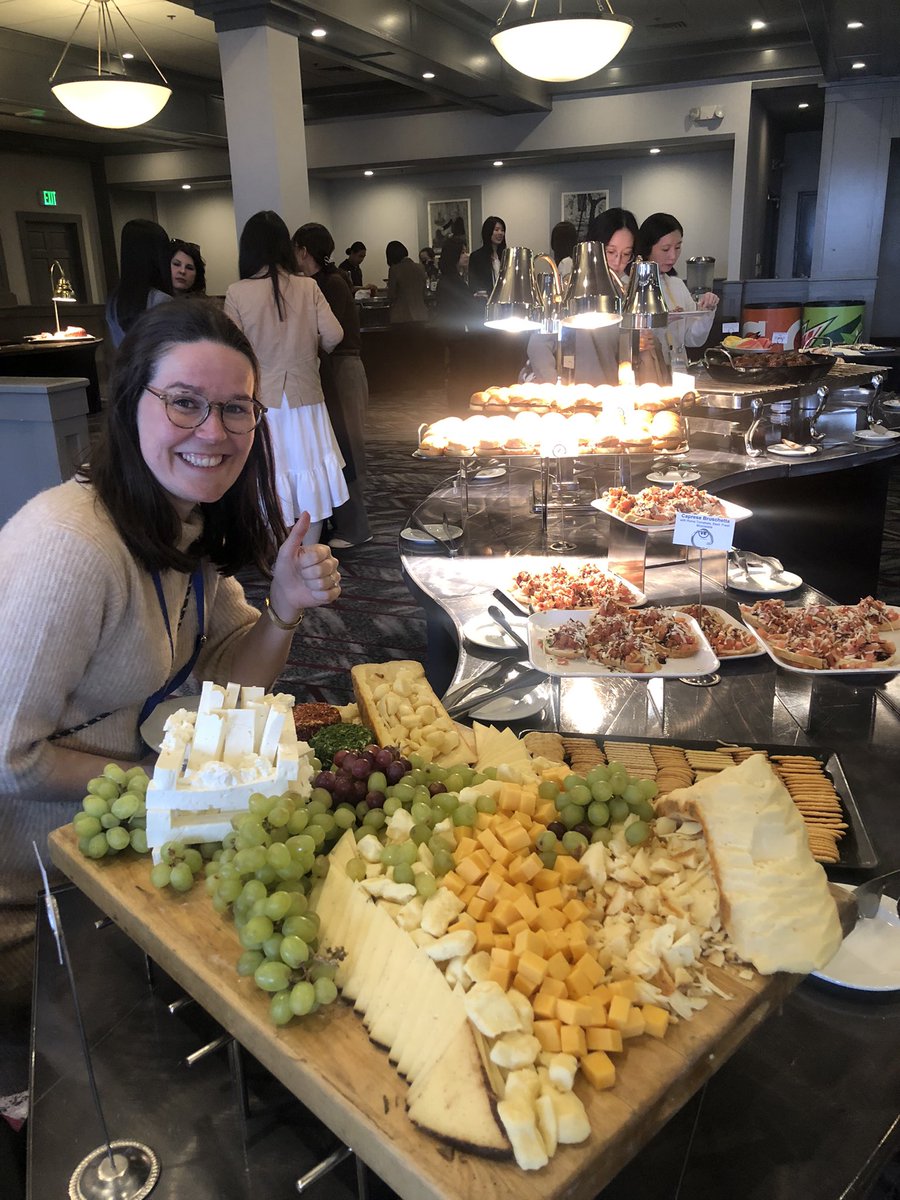 VandecruysFloor's tweet image. We had such an amazing time at #SRCD23 in Salt Lake City! Met a lot of great people, got wonderful feedback on my work and even discovered AI-based shopping 🤔 @SRCDtweets