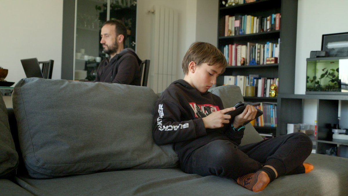 🗨️"Els ofereix un contingut que no té principi ni final. No és com un llibre. No s'acaba mai. No pots acabar Twitter, no pots acabar Instagram, no pots acabar Tik Tok", Marta Peirano, <a href="/minipetite/">Marta Peirano</a> 

📲#LaGranDistraccióTV3
🔗tv3.video/30mPantalles