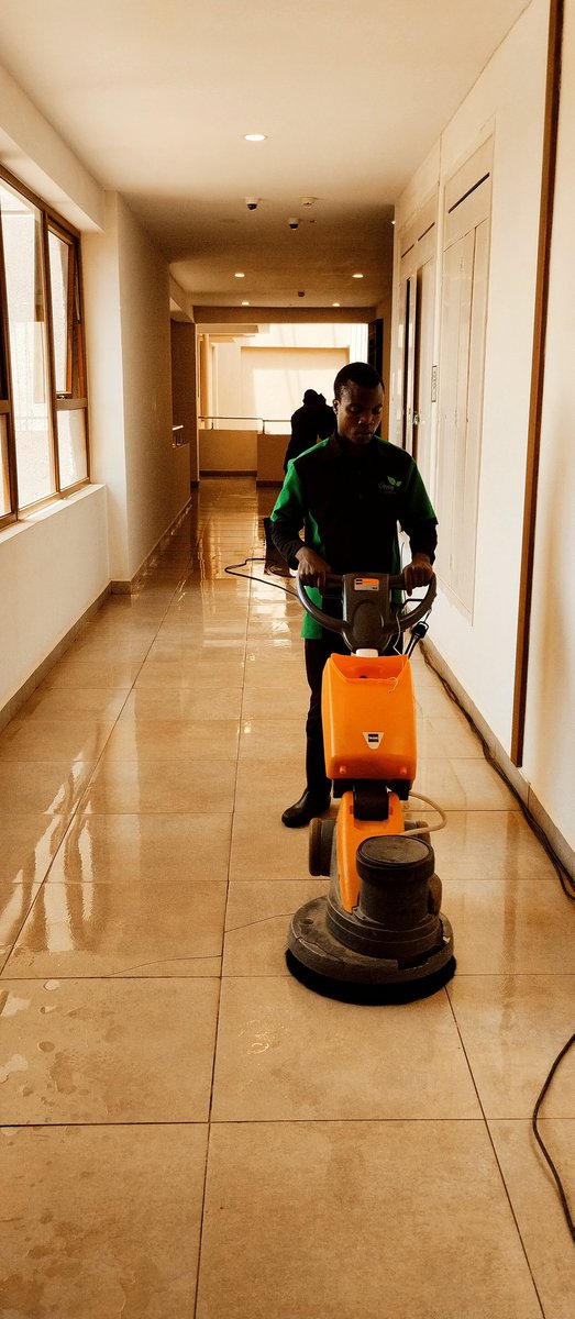 greenXperience_'s tweet photo. A floor scrubber not only uses less water, thereby allowing the floor to dry more quickly, but also leads to a more efficient clean than what a traditional mop and bucket can offer.
#experiencedignity💚 #propertymanagement #cleaningservices #Nairobi https://t.co/83XjgRu5QV