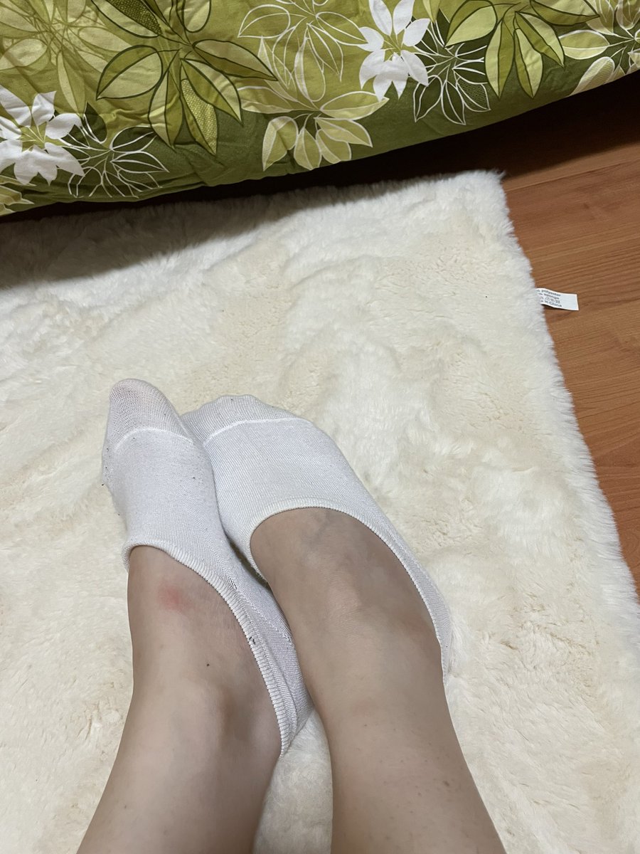 ใส่ไปเรียน ใส่ไปฟิตเนส ใส่ไปดองกี้ ถุงเท้าขาวๆธรรมดาๆ จะมีใครชอบมั้ยน้าา 🤭 #ทาสเท้า #ขายถุงเท้าใส่แล้ว #ขายถุฃเท้าใช้แล้ว #ทาสชาย #นายหญิง #เพลย์ออนไลน์
