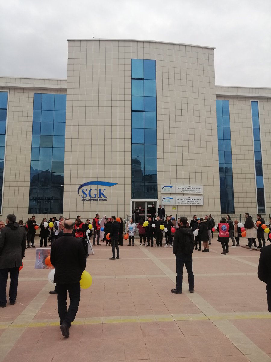 Sosyal güvenlik çalışanları ;Sosyal güvenlik tazminatı, ikramiye, İlave EkÖdeme ve sosyal güvenlik taşra uzmanlığı için #SGKisbirakiyor