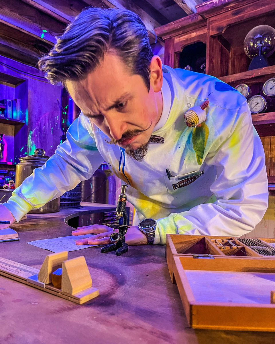 PhantomPeakUK's tweet photo. Dr Winter will see you now🔬Get your tickets for @PhantomPeakUK now🎟️ https://t.co/BKE3omo20F #phantompeak #phantompeakuk #platyworld #platypusparade #immersivetheatre #immersiveexperience #immersive #theatre #london #londonthingstodo #thingstodoinlondon #londonactivity https://t.co/c5lgaMRevz