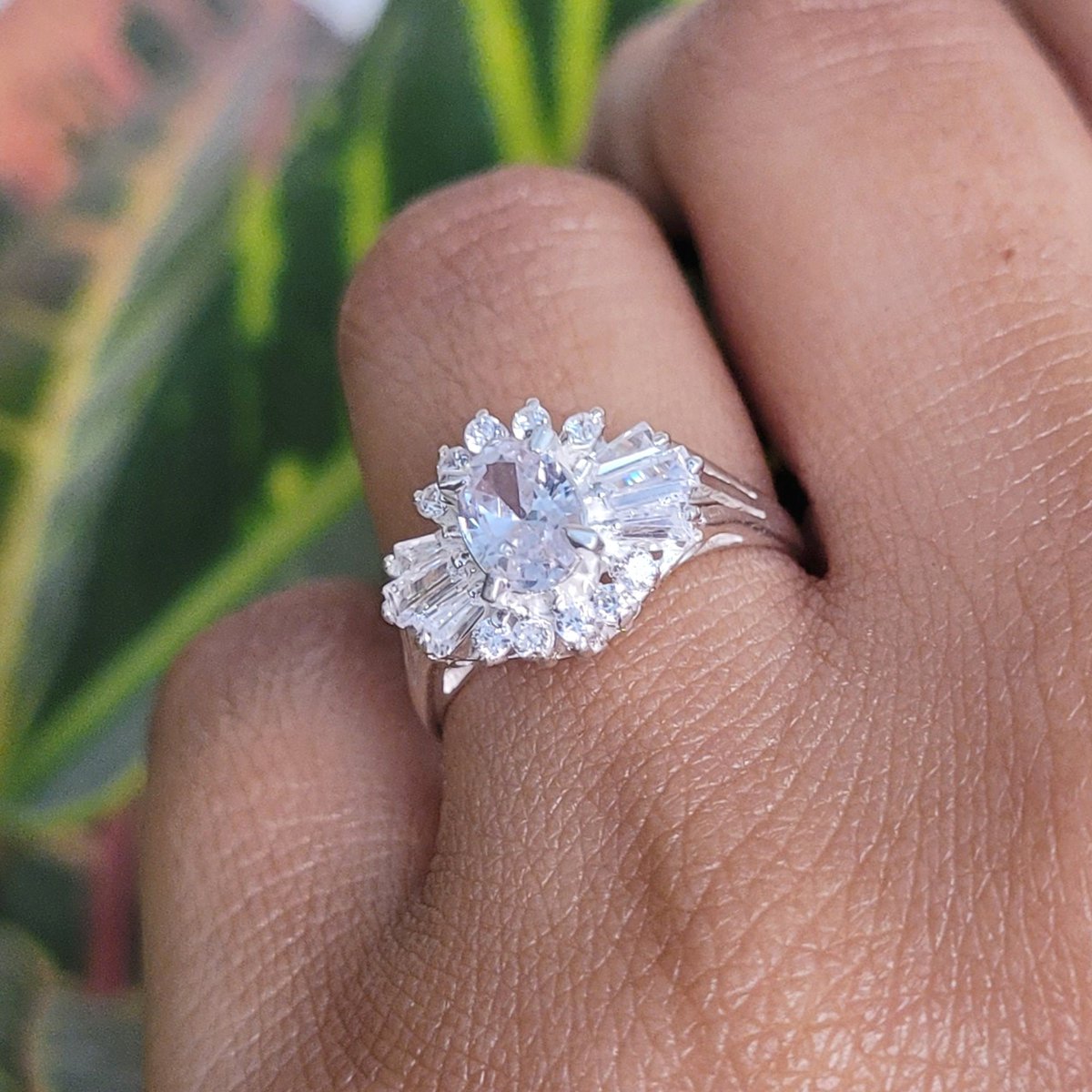 LeuvenJewels's tweet photo. Excited to share the latest addition to my #etsy shop: Swarovski Ring https://t.co/N7Wr27Bks9 #swarovski #silver #vintagegemstones #rubyring #ring #zirconring #new #newcollection #etsy #sale #discount #swarovskiring #leuvenjewels #jewelry https://t.co/KWEgLdbgq4