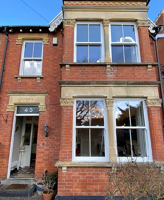 MajDesignsUK's tweet photo. We put the character back into this lovely period #Somerset property with new white #energyrated uPVC Sash Windows & matching . Majestic! @DuraflexSystems @YaleDWS #Devon #Taunton #Bristol #UKmfg #ManufacturingUK https://t.co/LqjRSifMyx
