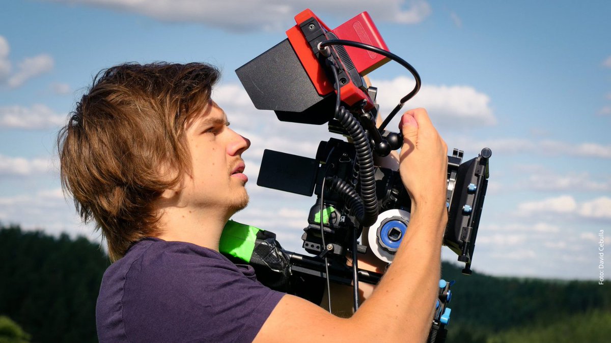 NABU_Thueringen's tweet photo. Kamera läuft!🎥 Und Action!🎬 Für Kids von 8 bis 12 bietet unsere @NAJU ein Naturfilmcamp vom 28. bis 30. April. Besuch bekommt die Gruppe von @DavidCebulla, einem erfahrenen Naturfilmer und Ökologen aus Jena. Jetzt anmelden! https://t.co/KwGWb6Hj36 #naju #thüringen #naturfilmer https://t.co/JRvk3ImOph