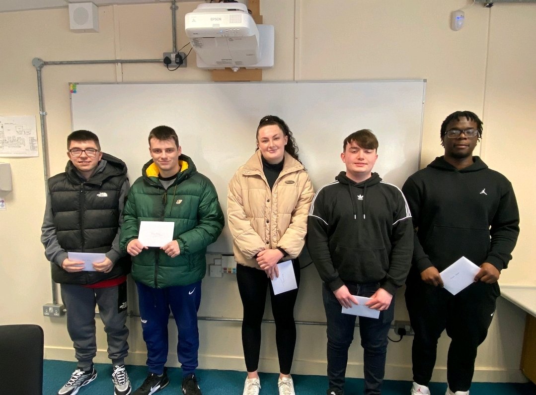 hfcsrathcoole's tweet photo. (1/2)We had the pleasure to meet with some of the students from the class of 2022 to present them with a gift in recognition of their excellent results in the Leaving Certificate and Leaving Certificate Applied of 2022! 🤩

#hfcsrathcoole
#LC22 https://t.co/PpJjSPQqsn