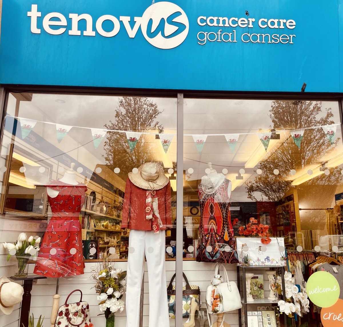 ruthiescorp's tweet image. ⁦@tenovuscancer⁩ #Flint #SpringWindow ⁦@charityshopvm⁩ #sustainability #preloved