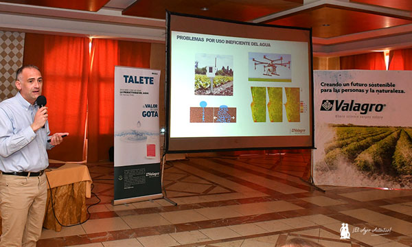 jaarcossanchez's tweet photo. 🔝🔝🔝Talete optimiza agua y calcio para ahorrar costes y producir más
📝https://t.co/Wxqy84i15v
📌#Valagro presenta ante un centenar de técnicos en #Almería el primer #bioestimulante que hidrata la planta y no el suelo. #Talete incrementa la productividad del #agua 💧💦
#campo https://t.co/DcRY6w6Zmo