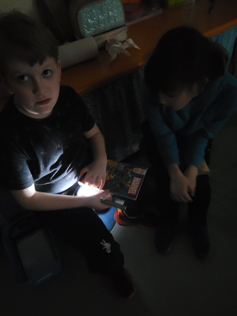 Today we celebrated Earth Hour at SAE. We turned of the lights and did some buddy reading.  <a href="/EcoSchoolsCAN/">EcoSchools Canada</a> #EarthHour <a href="/WWF/">WWF</a>
