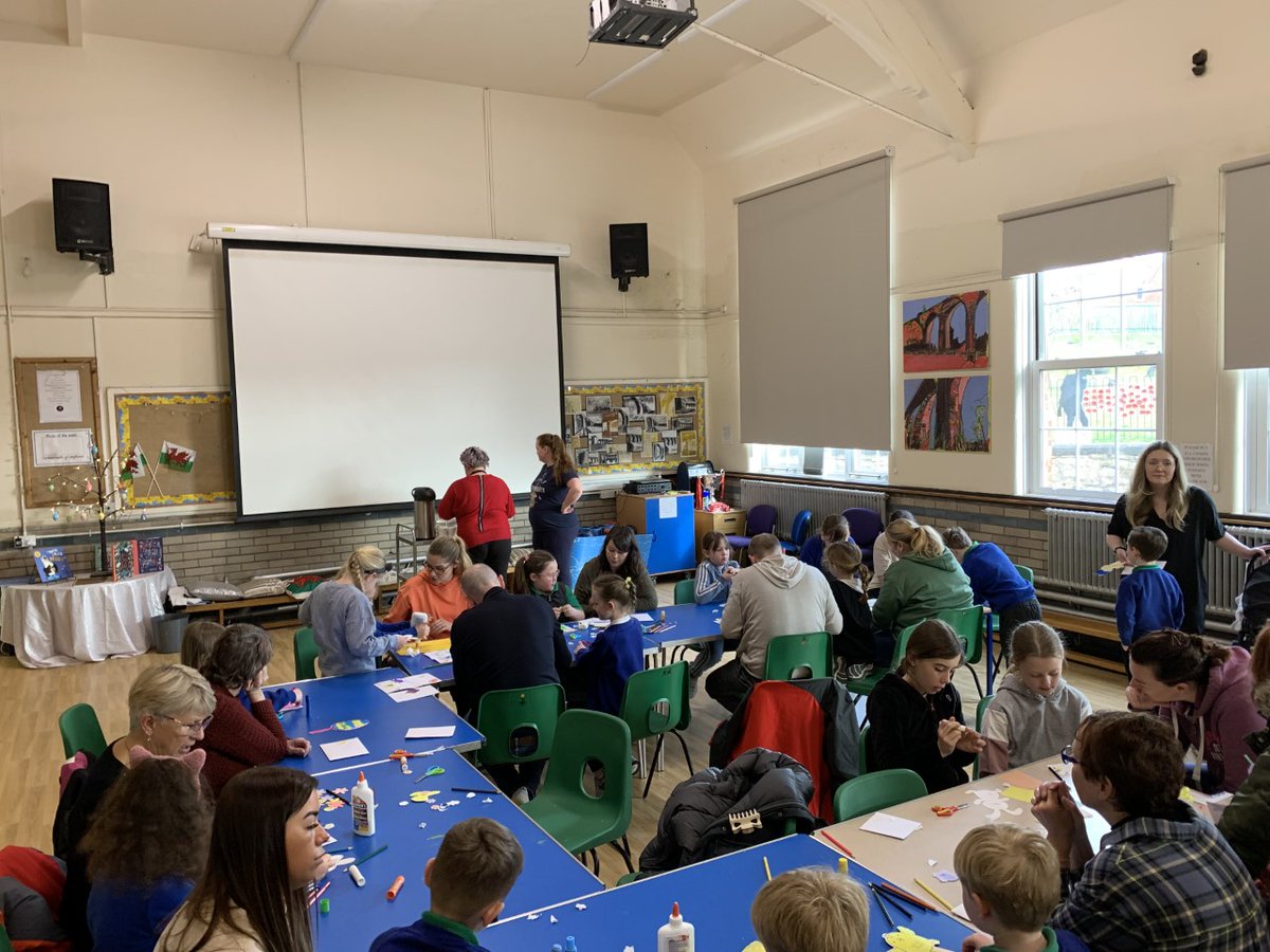 A fun Easter crafts session. What a lovely relaxing morning with our families. Pasg Hapus ! #familyengagement #communityfocussedschools