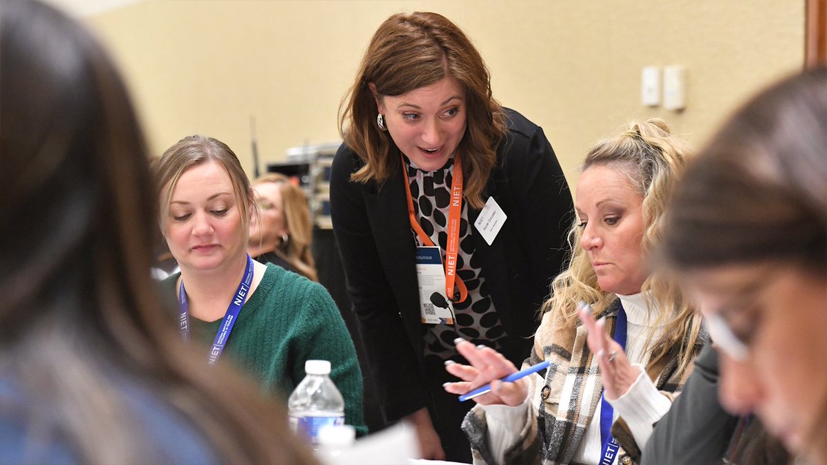 What was your favorite session you attended at #NIET2023? Here is a look into <a href="/sheliadbanks/">Sheliabanks</a> <a href="/nicoleg_niet/">Nicole Gonzalez</a> strengthening teachers’ understanding of supporting student thinking throughout a lesson. #Education #edChat #Learning
