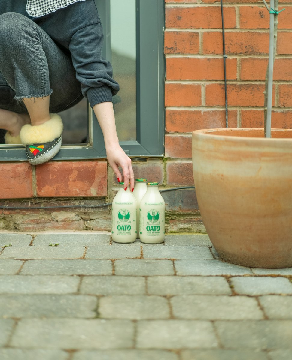 From nature to your door, oat milk brings the goodness of the earth straight to your cup! 🌾🥛💚

oato.co.uk

#oato #oatofresh #oatmilk #oatomilk #oatmilkdelivery #vegan #plasticfreeoatmilk #britishoats #dairyalternatives #oatmilkdrink