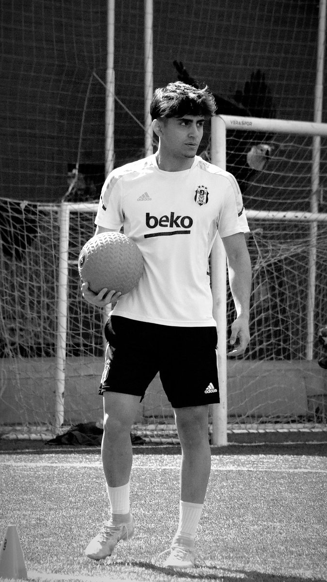 Muhammederenn10's tweet photo. 🖤🤍 #besiktas https://t.co/6X5XfXfbSu