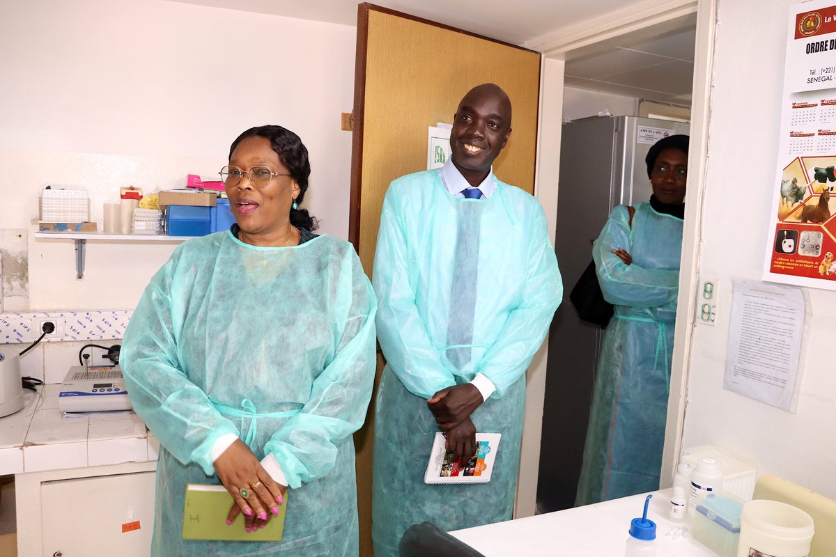 LNERV4's tweet photo. Le LNERV a eu le plaisir d'accueillir ce 22 mars 2023 une délégation conjointe de la #FAO et de l’#USAID représentée respectivement par Dr Amadou Tidiane Niang, Chef d’équipe FAO-ECTAD et Dr Gladys Anyo, Conseillère en Sécurité Sanitaire Mondiale.
#GHSA https://t.co/4TKzYlfy3H