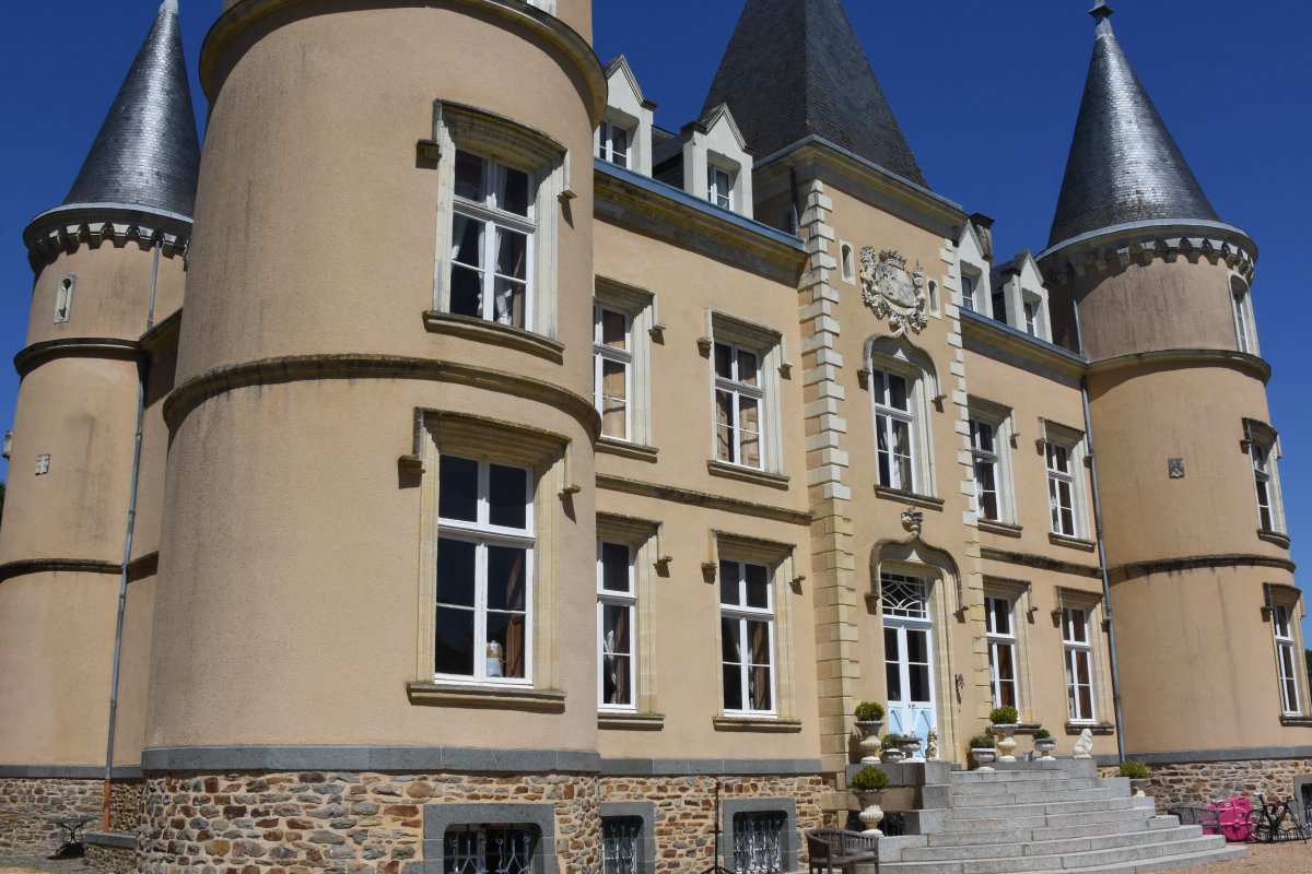 GroupEvolution_'s tweet image. At Group Evolution, we offer a level of support that is typically only available to elite athletes or professionals in the fitness and creative industries. Our team of highly qualified practitioners will work to design a program that meets your needs.

#GroupEvolution